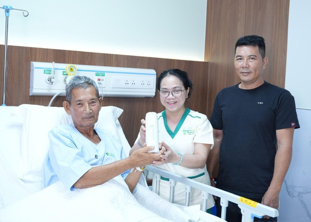 Người đ&agrave;n &ocirc;ng Campuchia 71 tuổi vượt qua ca mổ kh&oacute; v&igrave; vi&ecirc;m t&uacute;i mật cấp tr&ecirc;n nền xơ gan - Ảnh 3.
