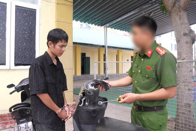 Khởi tố 'si&ecirc;u trộm' chuy&ecirc;n đột nhập nh&agrave; d&acirc;n ở khu đ&ocirc; thị - Ảnh 1.