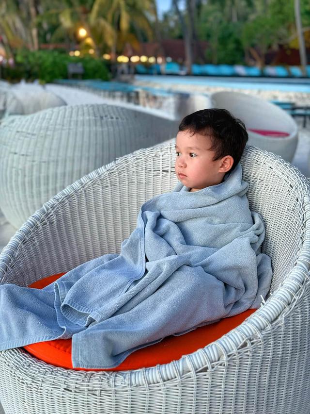 Con trai lai T&acirc;y tr&ograve;n 2 tuổi của si&ecirc;u mẫu H&agrave; Anh đ&atilde; biết n&oacute;i những lời đ&aacute;ng y&ecirc;u - Ảnh 5.