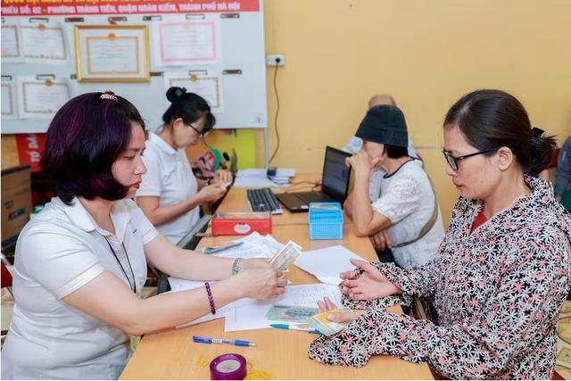 Đề xuất điều chỉnh tuổi nhận trợ cấp hưu tr&iacute; x&atilde; hội v&agrave; bữa ăn b&aacute;n tr&uacute; tại H&agrave; Nội - Ảnh 1.