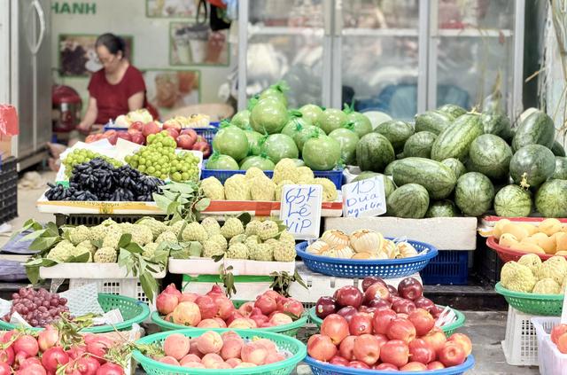 Loại quả đặc sản thơm ngon, ngọt lịm đang vào mùa, tiểu thương nhập hàng tạ mỗi ngày vẫn ‘cháy hàng’ - Ảnh 1.