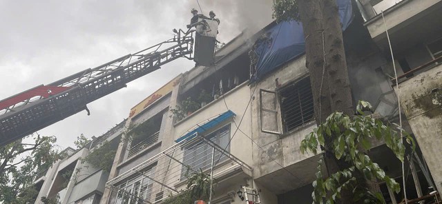 Hà Nội: Vụ cháy nhà liền kề tại Khu đô thị Văn Phú, phát hiện 2 nạn nhân tử vong - Ảnh 2.