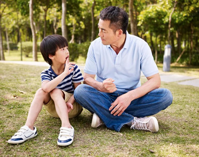 Đ&agrave;n &ocirc;ng EQ thấp thường lớn l&ecirc;n b&ecirc;n cạnh 3 kiểu người cha n&agrave;y - Ảnh 1.