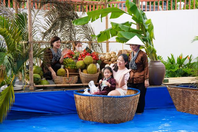 H&agrave;ng trăm em nhỏ th&iacute;ch th&uacute; trải nghiệm miền T&acirc;y s&ocirc;ng nước ngay giữa l&ograve;ng Hải Ph&ograve;ng - Ảnh 3.