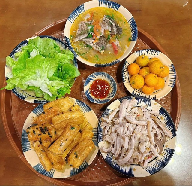 Mâm cơm gia đình: Đi làm về muộn vẫn cố nấu cơm nhà: Chỉ mong chồng con có một bữa ăn ngon sau một ngày dài (3) - Ảnh 2.