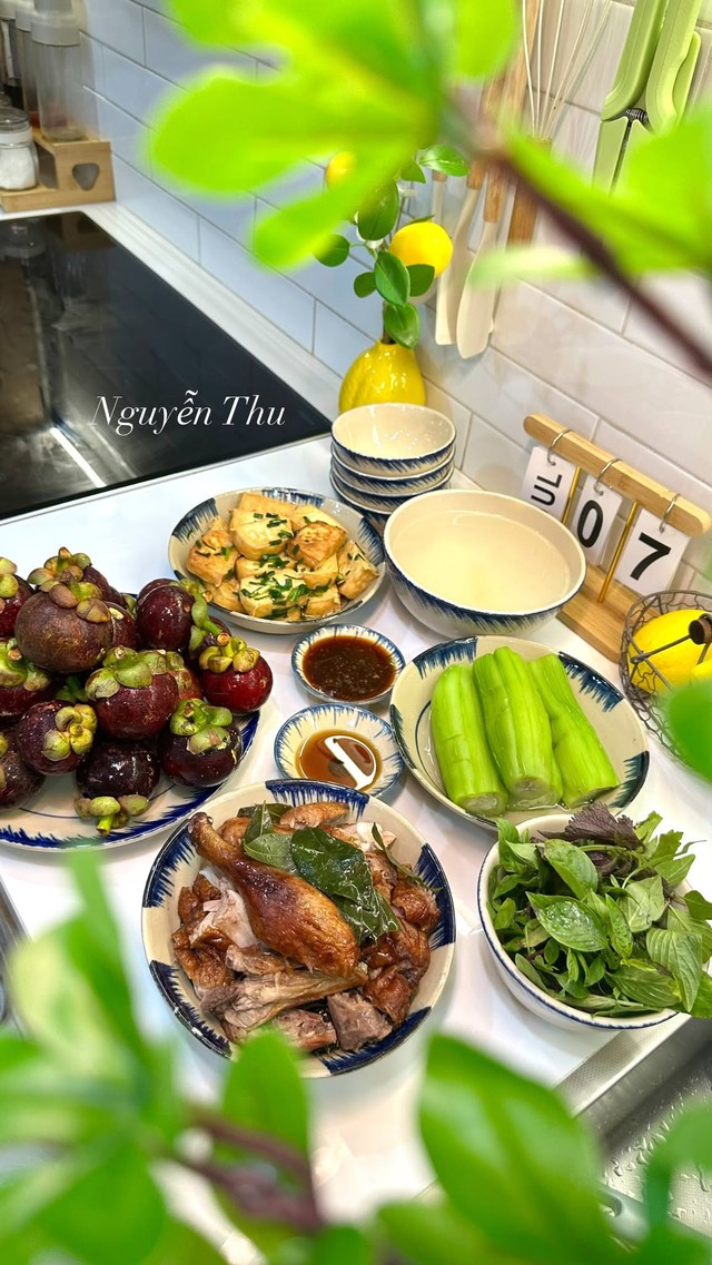 5 M&acirc;m cơm gia đ&igrave;nh mẹ dạy con 12 tuổi học nấu ăn tại nh&agrave; - Ảnh 5.