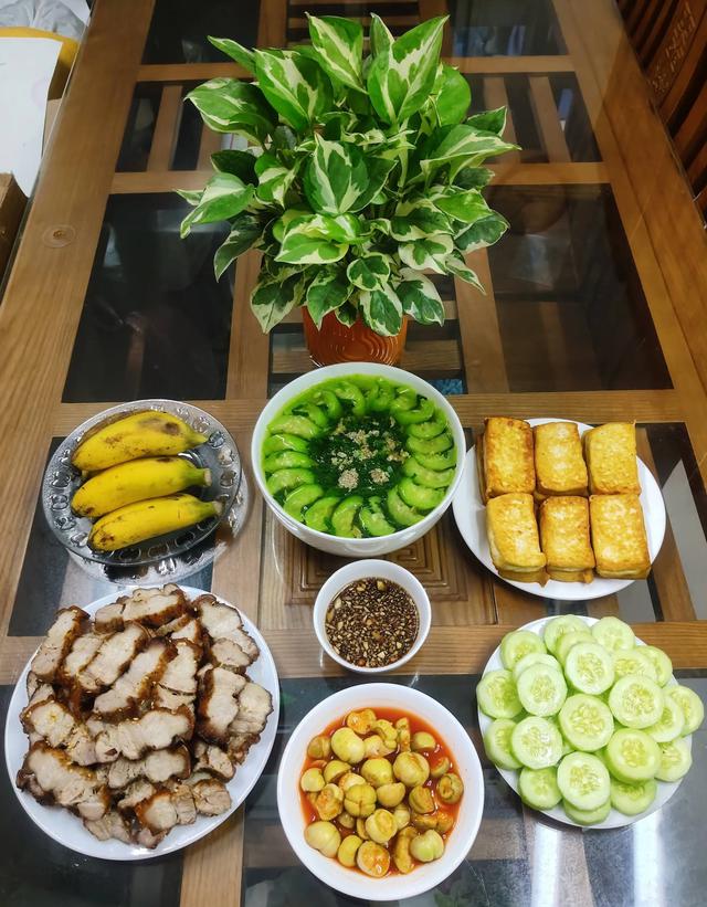 Mâm cơm gia đình: Một mùa hè sắp khép lại và những mâm cơm đong đầy yêu thương của gia đình 4 người - Ảnh 2.