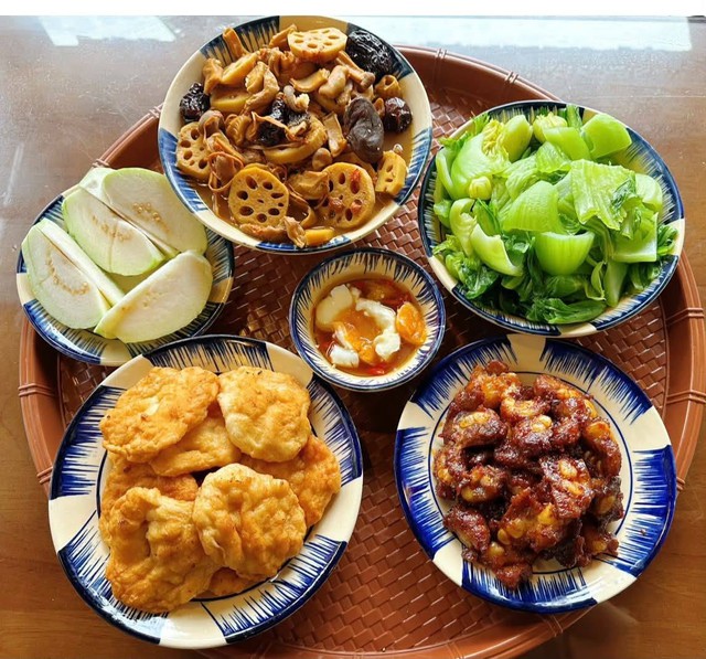 M&acirc;m cơm gia đ&igrave;nh: Đi l&agrave;m về muộn vẫn cố nấu cơm nh&agrave;: Chỉ mong chồng con c&oacute; một bữa ăn ngon sau một ng&agrave;y d&agrave;i (1) - Ảnh 2.