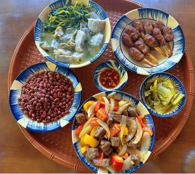 Mâm cơm gia đình: Đi làm về muộn vẫn cố nấu cơm nhà: Chỉ mong chồng con có một bữa ăn ngon sau một ngày dài (4) - Ảnh 4.
