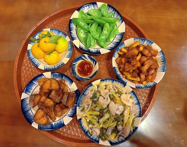 Mâm cơm gia đình: Đi làm về muộn vẫn cố nấu cơm nhà: Chỉ mong chồng con có một bữa ăn ngon sau một ngày dài (4) - Ảnh 5.