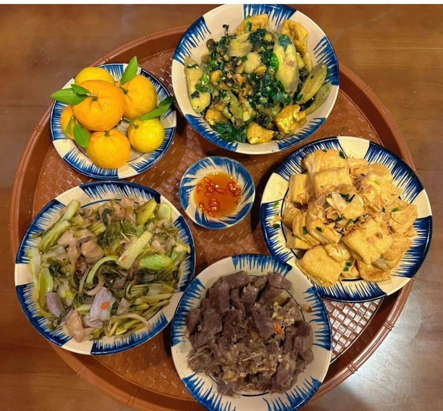Mâm cơm gia đình: Đi làm về muộn vẫn cố nấu cơm nhà: Chỉ mong chồng con có một bữa ăn ngon sau một ngày dài (5) - Ảnh 4.