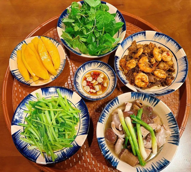 M&acirc;m cơm gia đ&igrave;nh nấu nhanh nhưng đủ chất cho bữa ăn ấm c&uacute;ng - Ảnh 5.