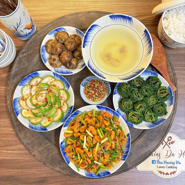 "Kh&ocirc;ng sơn h&agrave;o hải vị, 30 m&acirc;m cơm gia đ&igrave;nh vẫn khiến nhiều người muốn về ăn cơm mẹ nấu" (2) - Ảnh 1.