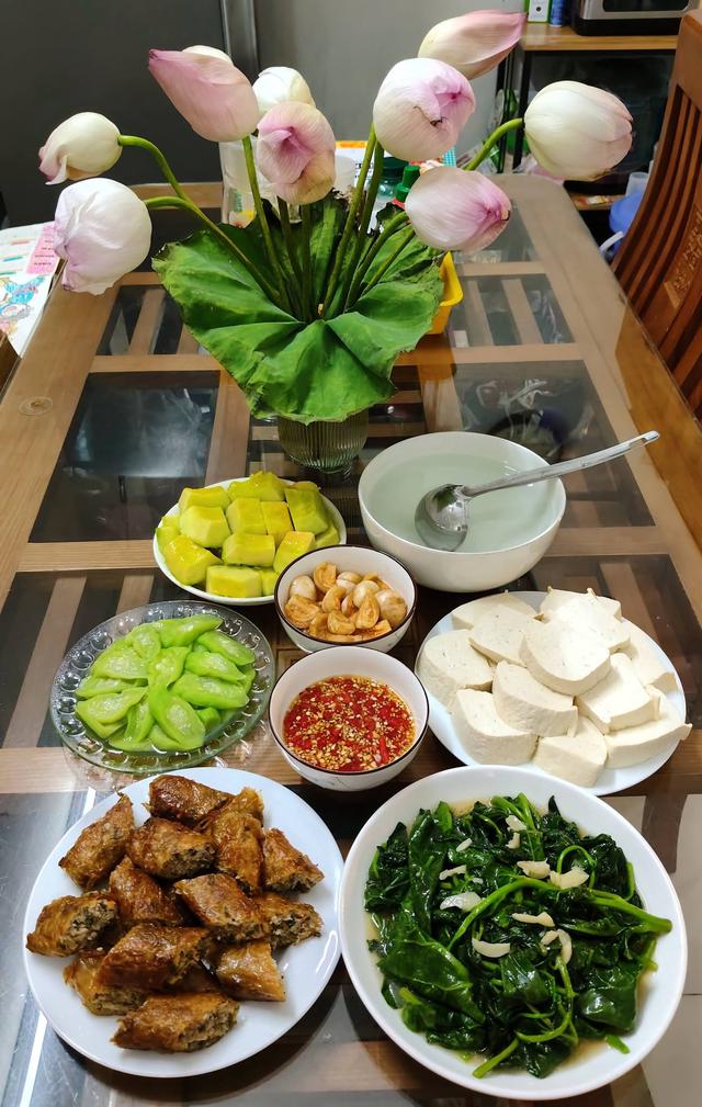 Mâm cơm gia đình: Một mùa hè sắp khép lại và những mâm cơm đong đầy yêu thương của gia đình 4 người - Ảnh 7.