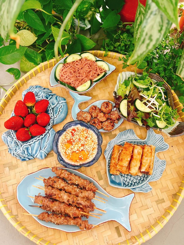 7 Mâm cơm gia đình không trùng món cho bữa ăn thêm phong phú - Ảnh 1.