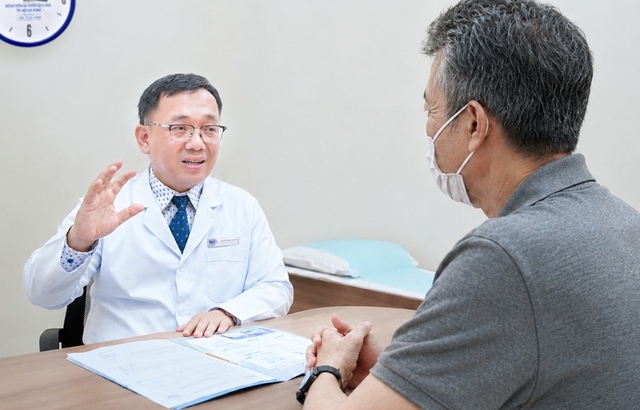 Uống thuốc nam trên mạng, người đàn ông 68 tuổi nhập viện vì suy thận mạn tiến triển nặng - Ảnh 1.