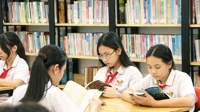 Thông tin sai về độ tuổi điều khiển xe máy tại Hà Nội và thẻ xe buýt miễn phí - Ảnh 5.