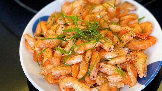 T&ocirc;m đồng nấu với g&igrave; ngon? Gợi &yacute; 4 m&oacute;n ngon với t&ocirc;m đồng d&acirc;n d&atilde; vừa bổ dưỡng vừa đưa cơm ng&agrave;y h&egrave;  - Ảnh 5.