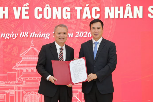 Đại học Quốc gia Hà Nội bổ nhiệm Hiệu trưởng và 4 Phó Hiệu trưởng Trường Đại học Y Dược - Ảnh 1.