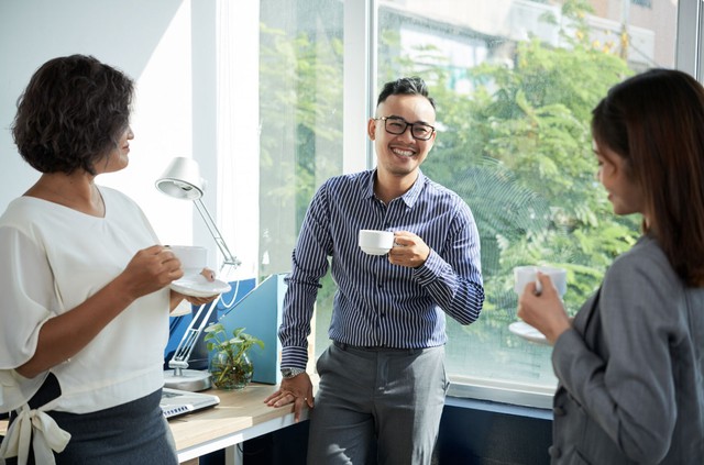 3 chuyện người EQ cao lu&ocirc;n giữ k&iacute;n, người EQ thấp lại v&ocirc; tư kể khắp nơi - Ảnh 2.
