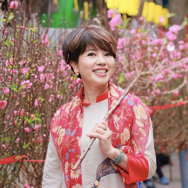 Tuổi hưu trẻ đẹp của NSND Ngọc Huyền - Ảnh 6.