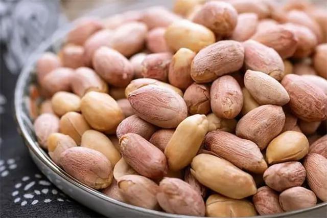 C&aacute;ch ăn lạc đ&uacute;ng c&aacute;ch d&agrave;nh cho người bệnh đau dạ d&agrave;y - Ảnh 2.