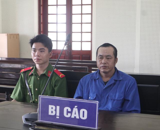 Bị đuổi khỏi nh&agrave;, người đ&agrave;n &ocirc;ng d&ugrave;ng k&eacute;o tấn c&ocirc;ng t&igrave;nh nh&acirc;n - Ảnh 1.