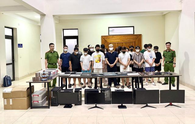 Ph&uacute; Thọ: Khởi tố 21 bị can trong đường d&acirc;y b&aacute;n thuốc Đ&ocirc;ng y "dỏm" bằng h&igrave;nh ảnh cắt gh&eacute;p của người nổi tiếng - Ảnh 3.