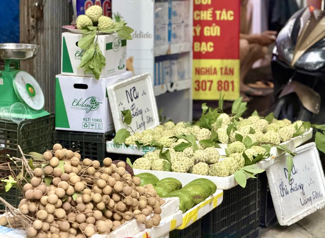 Na dai gắn m&aacute;c 'Đồng B&agrave;nh' b&aacute;n đầy thị trường, tiểu thương chỉ c&aacute;ch lựa chọn h&agrave;ng 'chuẩn kh&ocirc;ng cần chỉnh' - Ảnh 3.