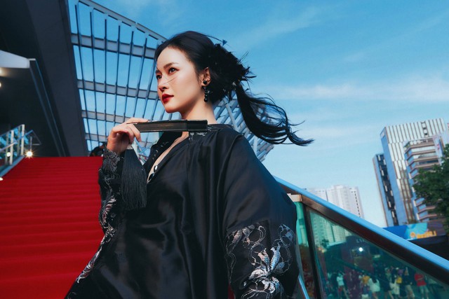 Sao nhí 'Áo lụa Hà Đông' sau 20 năm 'lột xác' thành mỹ nhân sắc sảo - Ảnh 8.
