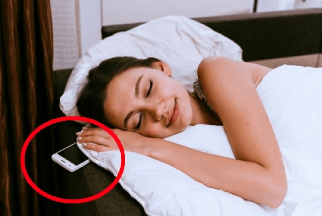 Muốn giàu có và khỏe mạnh, tuyệt đối dừng ngay việc đặt thứ này ở đầu giường - Ảnh 2.