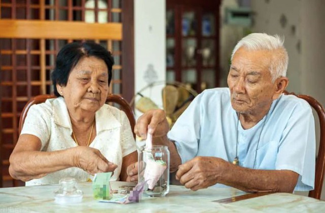 Con cái thành đạt chưa chắc là phúc: Nhìn 2 gia đình này tôi mới hiểu điều cha mẹ cần lúc tuổi già - Ảnh 1.
