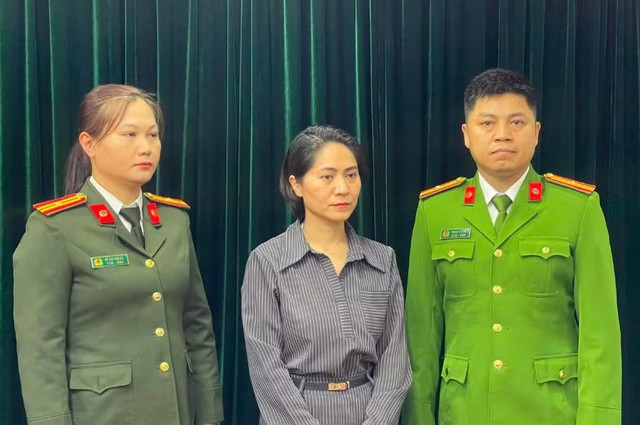 X&eacute;t xử nữ gi&aacute;m đốc tổ chức show 'Về đ&acirc;y bốn c&aacute;nh chim trời' - Ảnh 1.