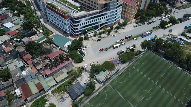 Cận cảnh tuyến đường Vũ Quỳnh k&eacute;o d&agrave;i ngổn ngang sau nhiều năm triển khai - Ảnh 6.