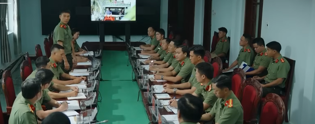 Trời cao nguyên xanh - Tập 24: Cuộc bạo động xảy ra, Tuấn bị nhóm phản động giam giữ - Ảnh 3.