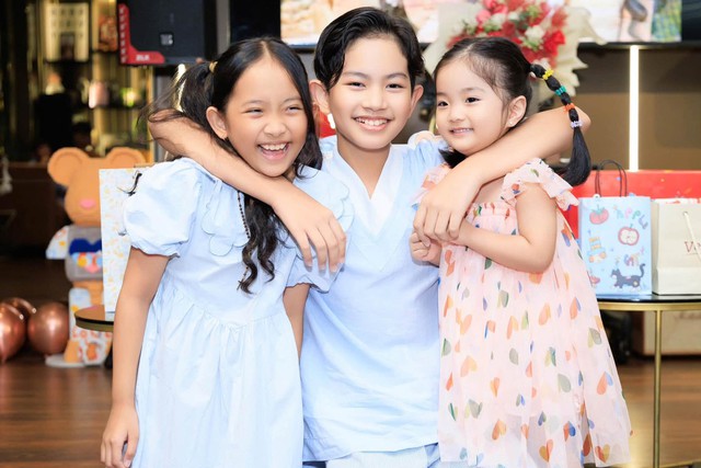 Lisa - con gái út nhà Khánh Thi thể hiện tài năng giống bố mẹ - Ảnh 4.
