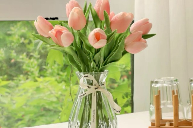 Vị trí đặt bình hoa trong nhà để két lúc nào cũng rủng rỉnh tiền - Ảnh 1.