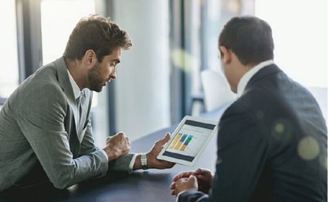 Cả đời vật lộn kiếm tiền, doanh nhân U60 khuyên người trẻ: Có một thứ càng sớm hiểu càng dễ giàu - Ảnh 1.