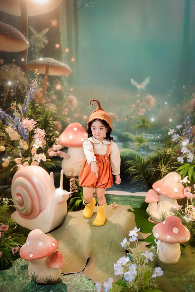 Lisa - con g&aacute;i Kh&aacute;nh Thi: 'Sản phẩm' hay hờn dỗi của gia đ&igrave;nh - Ảnh 7.