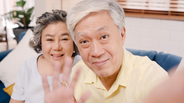 Tuổi gi&agrave; muốn sống an nh&agrave;n, đừng chỉ lo t&iacute;ch tiền: Người từng trải chỉ ra 3 điều quan trọng - Ảnh 2.