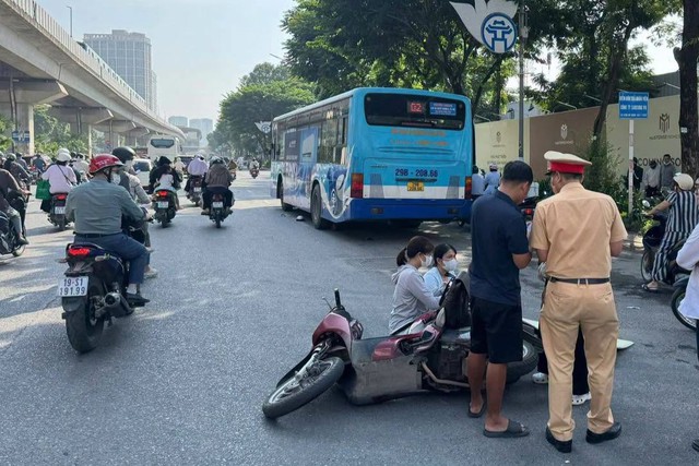 Tai nạn giao thông nghiêm trọng tại Hà Nội khiến trẻ nhỏ tử vong 2026 - Ảnh 1.