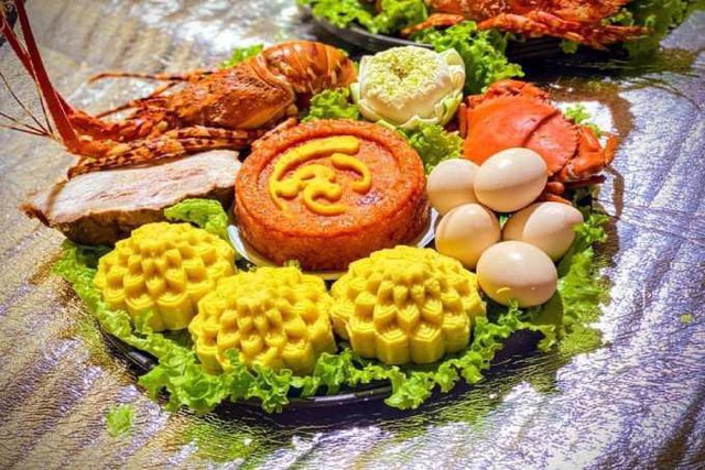 Bí quyết cúng Thần tài rằm tháng 7 để tiền bạc rủng rỉnh, may mắn cả năm - Ảnh 1.