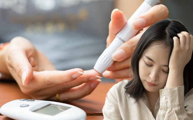 Đường huyết của người bệnh tiểu đường bao nhiêu là an toàn? 5 việc nên làm sau ăn - Ảnh 2.
