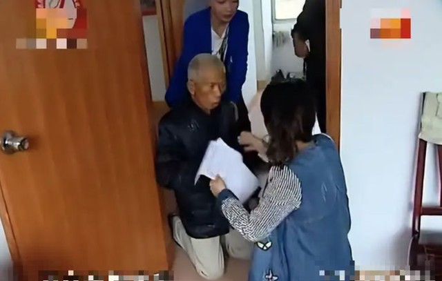 Con gái bỏ tiền mua nhà cho cha, cuối cùng người thừa kế lại là anh trai - Ảnh 1.