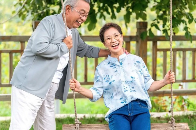 Tưởng có tiền là tuổi già an nhàn, đến lúc nghỉ hưu tôi mới cay đắng nhận ra sự thật - Ảnh 2.