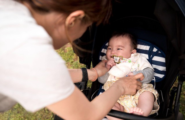 Chọn xe đẩy cho bé sơ sinh: Những chi tiết quan trọng ba mẹ dễ bỏ sót - Ảnh 2.