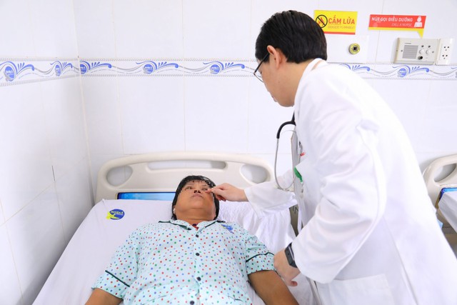 Tăng men gan kéo dài, người phụ nữ 57 tuổi đi khám phát hiện bệnh lý gan hiếm gặp - Ảnh 1.