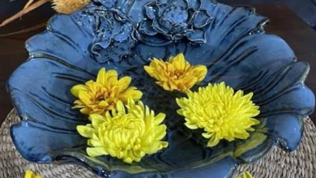 V&igrave; sao b&agrave;n thờ Thần t&agrave;i cần b&aacute;t nước thả hoa? Gạo muối c&uacute;ng xong l&agrave;m g&igrave; mới đ&uacute;ng? - Ảnh 3.