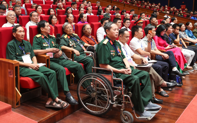 &Aacute;p thấp nhiệt đới đổi hướng, di chuyển chậm tr&ecirc;n Bắc Biển Đ&ocirc;ng; Phụ huynh học sinh phải đ&oacute;ng những khoản tiền n&agrave;y trong năm học mới - Ảnh 4.