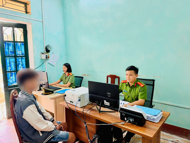 Xử phạt 12,5 triệu đồng một Tiktoker livestream cảnh &ldquo;bốc đầu&rdquo; xe để c&acirc;u view - Ảnh 1.